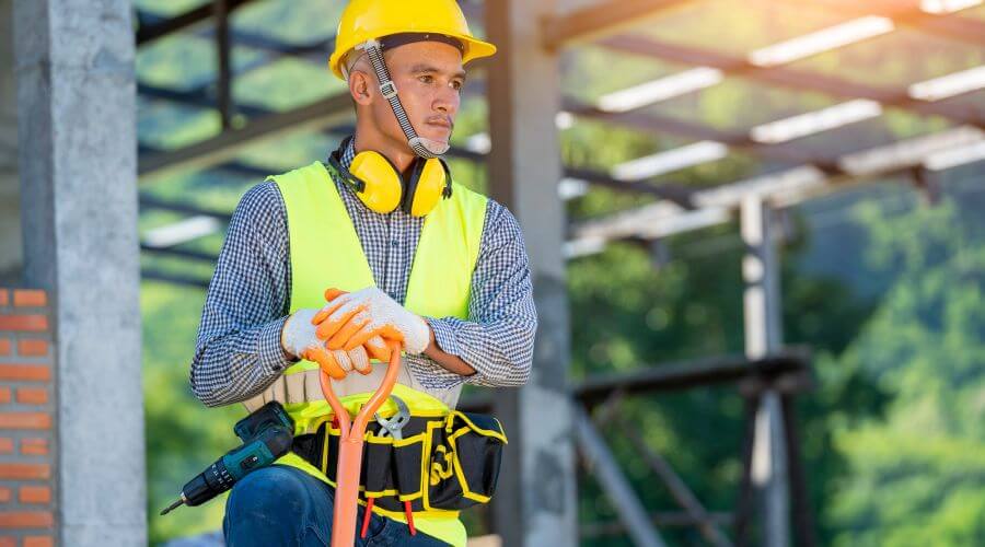 Professional gutter cleaning in Maunie, IL